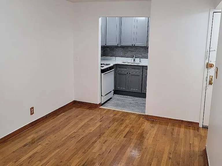 168 Norfolk St #14 — Photo 11