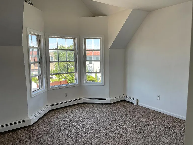 420 W Fulton St — Photo 13