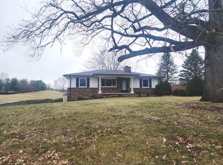 9858 York Woods Dr, Saline, MI 48176