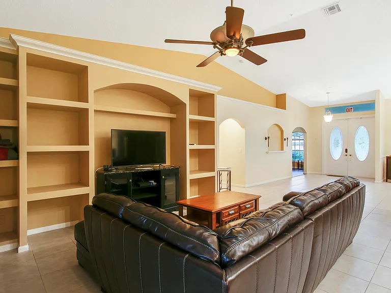 1198 SE Petunia Ave — Photo 27