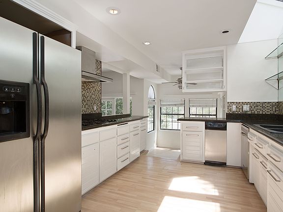Kitchen to Breakfast nook