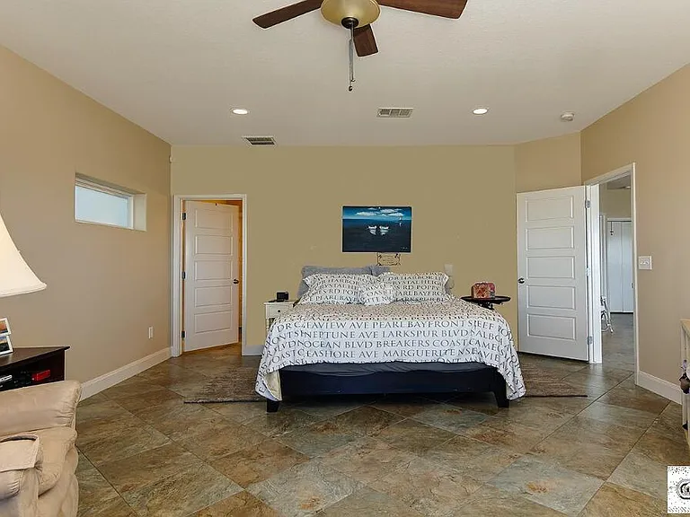 3731 Bayshore Dr — Photo 12