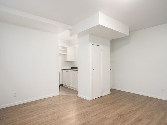 3rd image of 1445 W 11th Ave #11