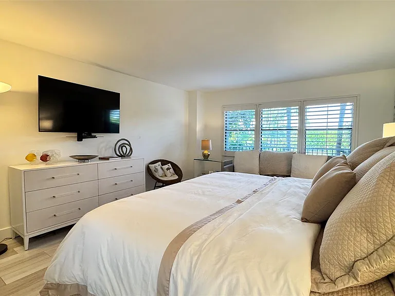 5100 N Ocean Blvd #313 — Photo 7