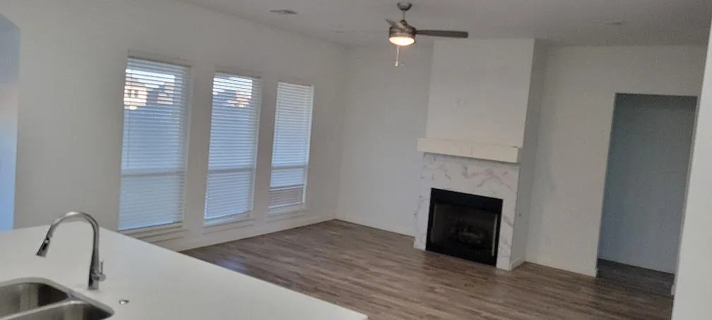2440 Santa Monica St — Photo 4
