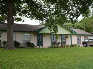 913 Center St, Lockhart, TX 78644