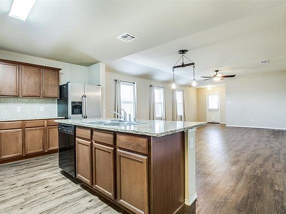 2nd image of 1610 Sorghum Dr