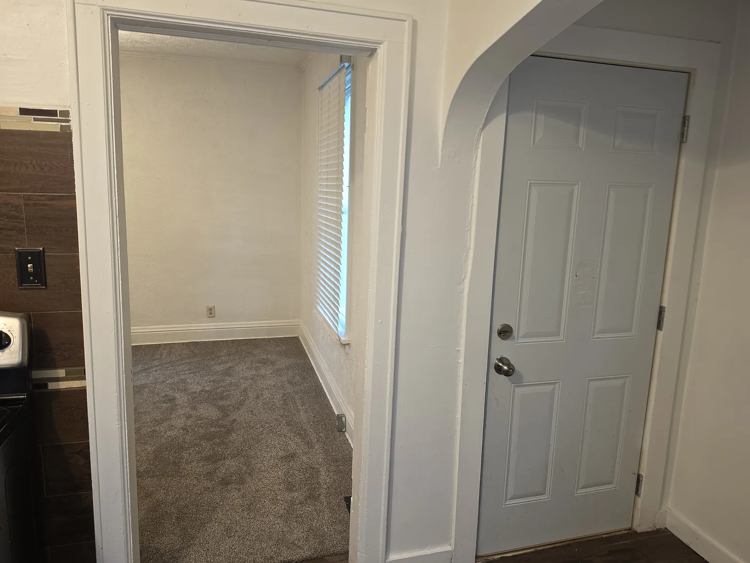 2 bed, 968 sqft, $1,400 — Photo 4