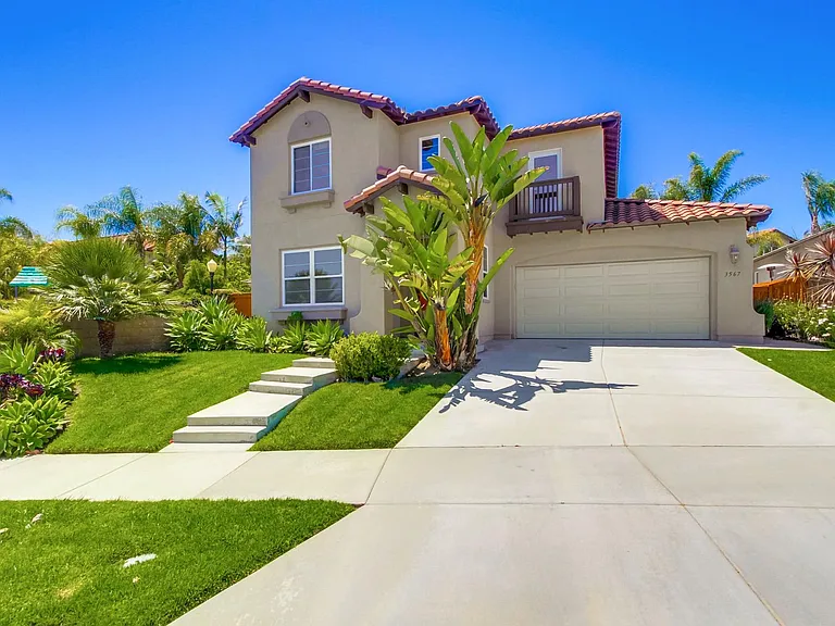 3567 Pebble St — Photo 3