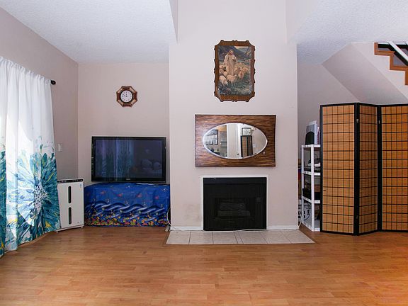 3rd image of 2915 Montrose Ave APT 524