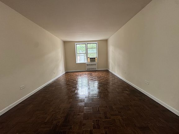 2nd image of 3324 Parsons Blvd APT 1U