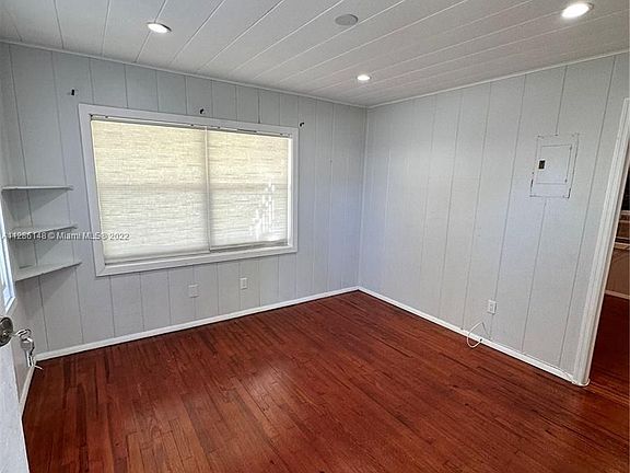 2nd image of 1129 NE 17th Ave Unit 2