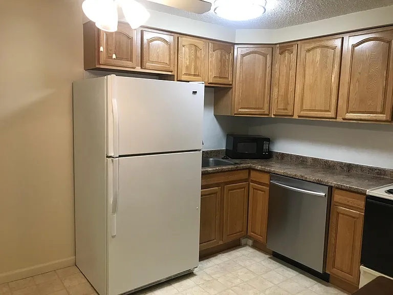433 Genesee St #4 — Photo 14