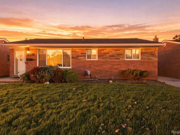 1734 Chaucer Ave, Madison Heights, MI 48071