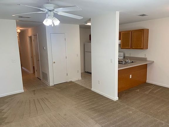 2nd image of 25 Baywood Ct