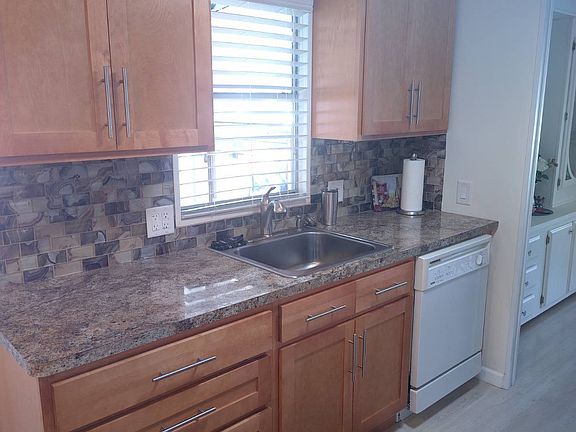 4th image of 280 La Costa Dr
