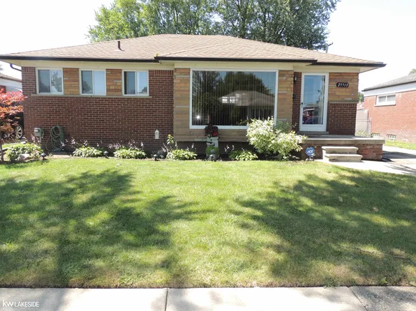 25513 Harmon St, Saint Clair Shores, MI 48081