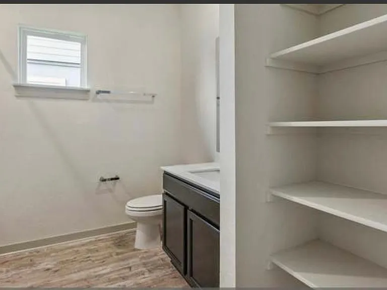 10801 Meris Ln — Photo 15