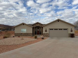 1448 S Sage Ct, Kanab, UT 84741