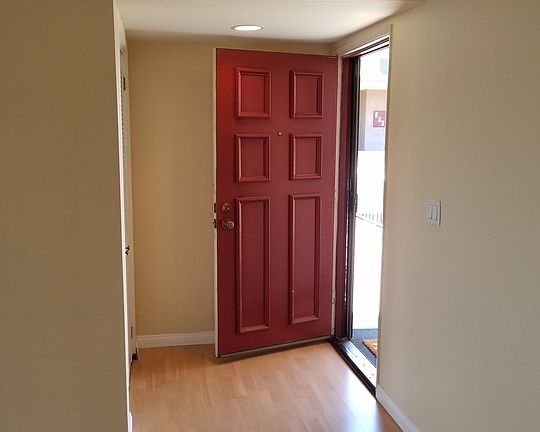 5th image of 250 W Fairview Ave Unit 307