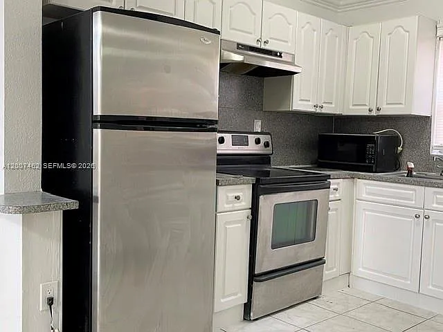 Building Photo - 19805 SW 114th Ave #119