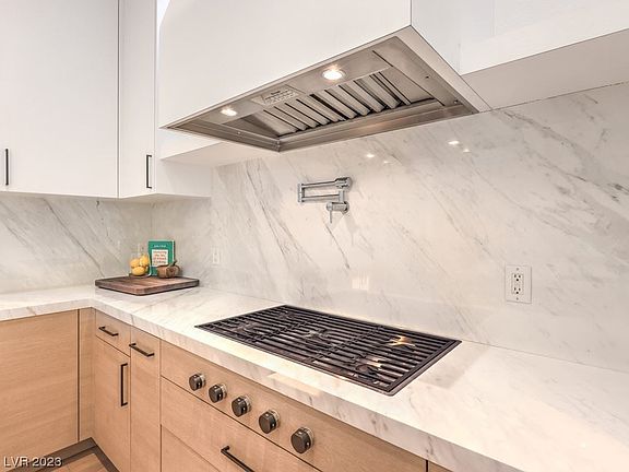 4th image of 33 Anthem Creek Cir