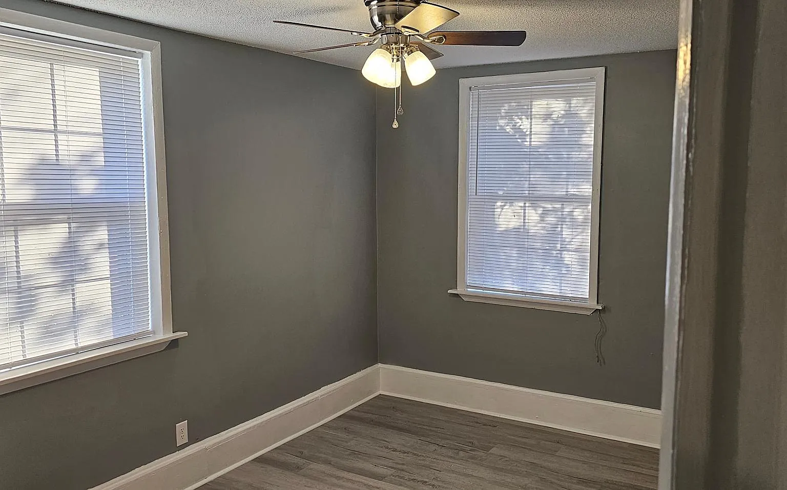 2 bed, $995 — Photo 2
