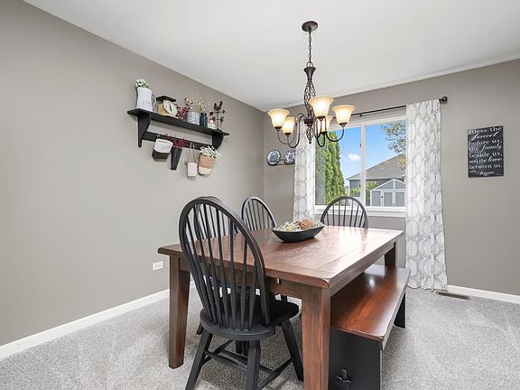 4th image of 24823 Jensen St