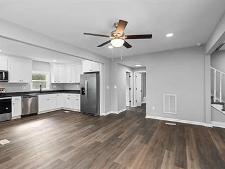 121 Glendale Ave — Photo 22