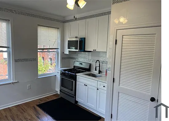 4215 Viola St #2R — Photo 2