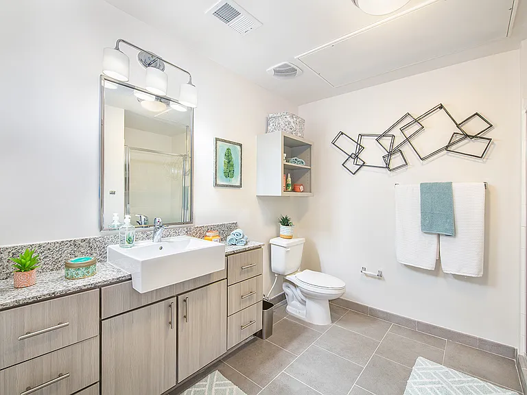 MAA 220 Riverside — Photo 16