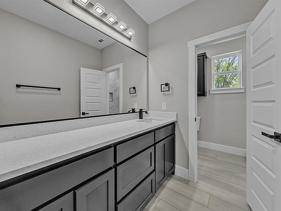 5th image of 225 NW 16th St