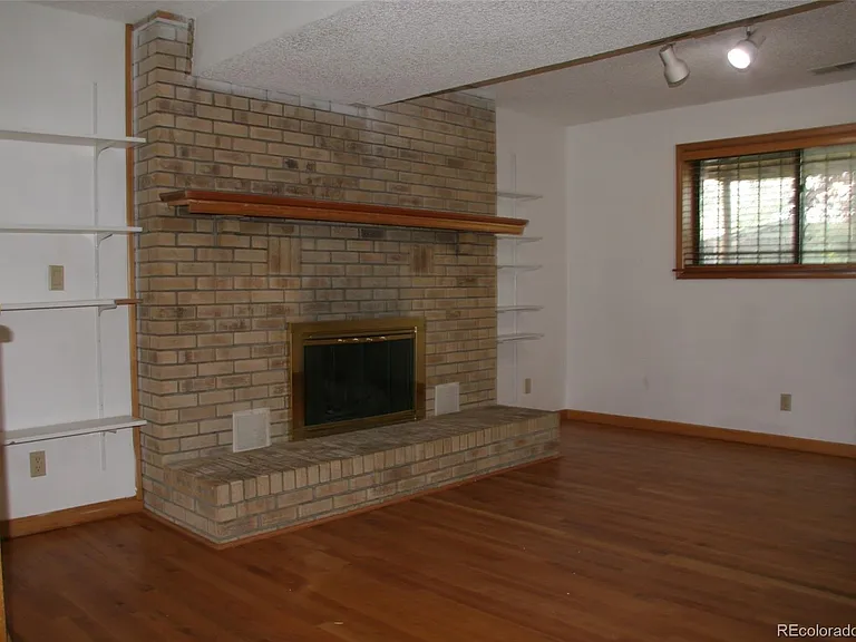 11095 E Kentucky Ave — Photo 15