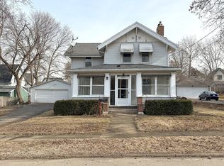 312 S Dixon Ave, Dixon, IL 61021