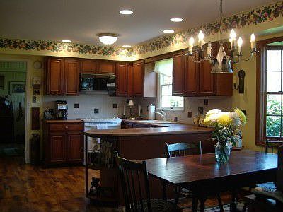 2065 Edgehill - Kitchen