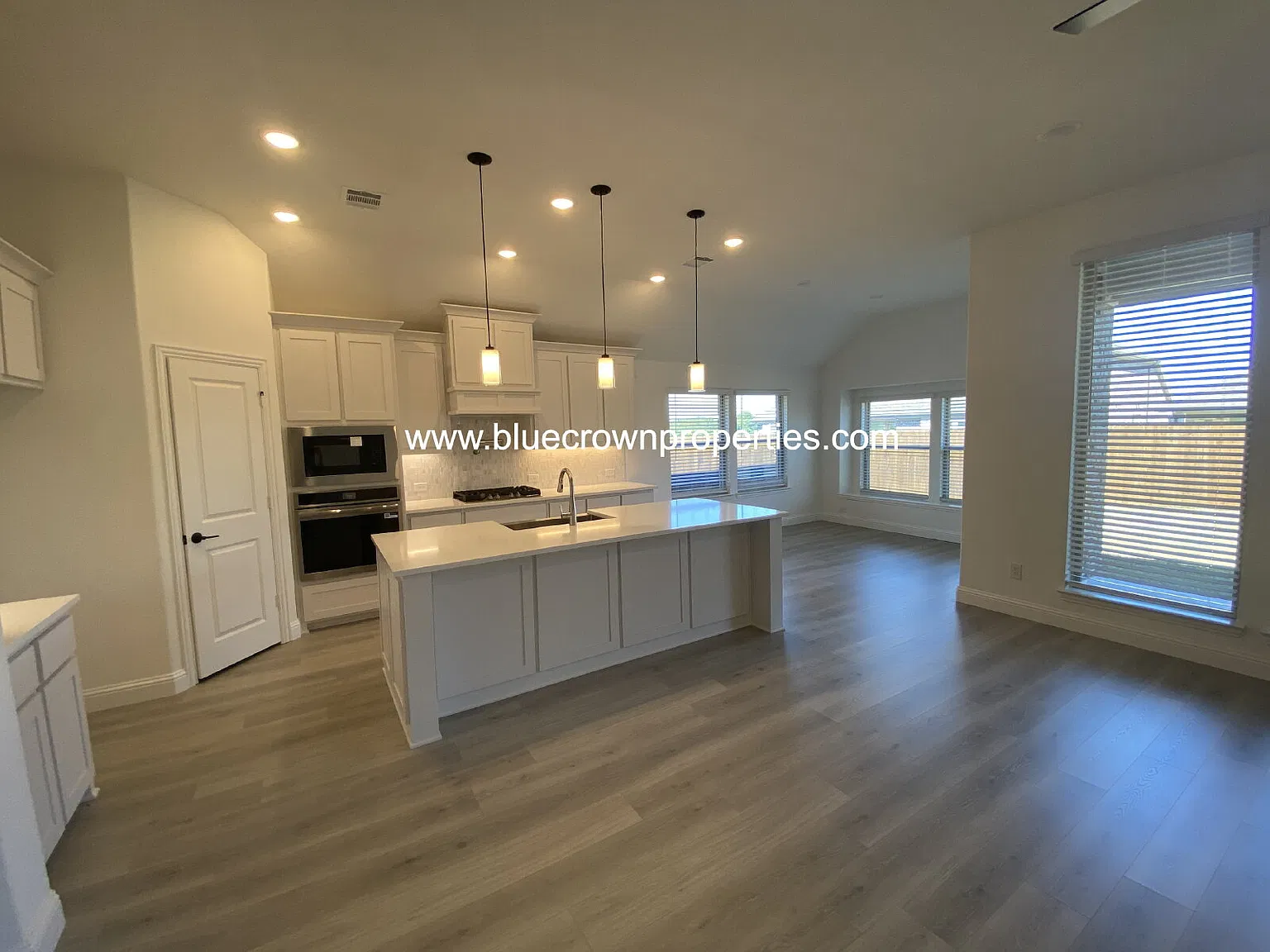 4 bed, 3.0 bath, 2098 sqft, $2,500 — Photo 4