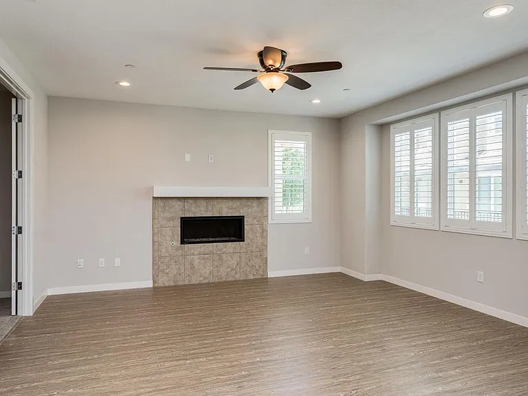 4821 Holden Dr — Photo 5