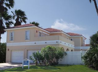207 W Campeche St, South Padre Island, TX 78597