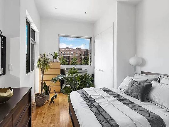 4th image of 109 Winthrop St #4R