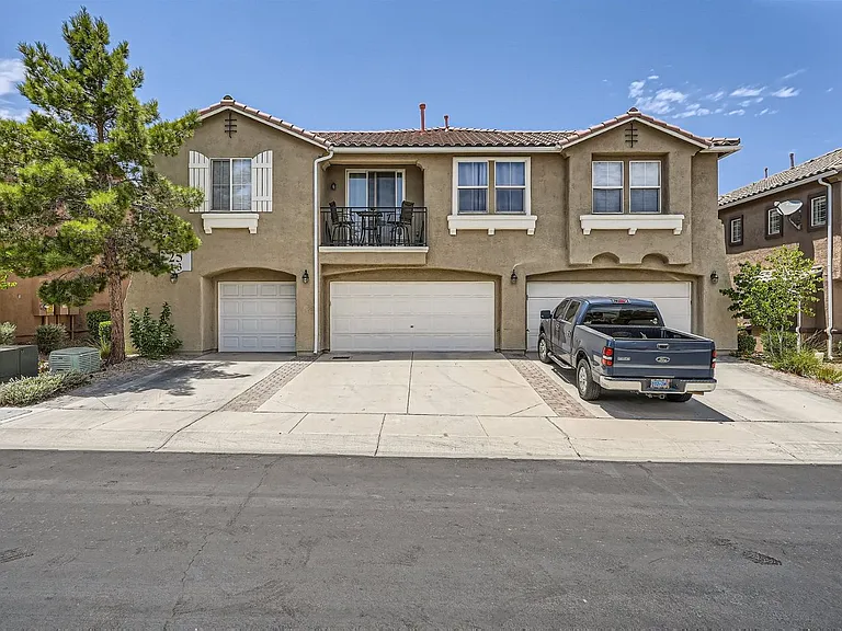 25 Red Oak Canyon St #1 — Photo 1