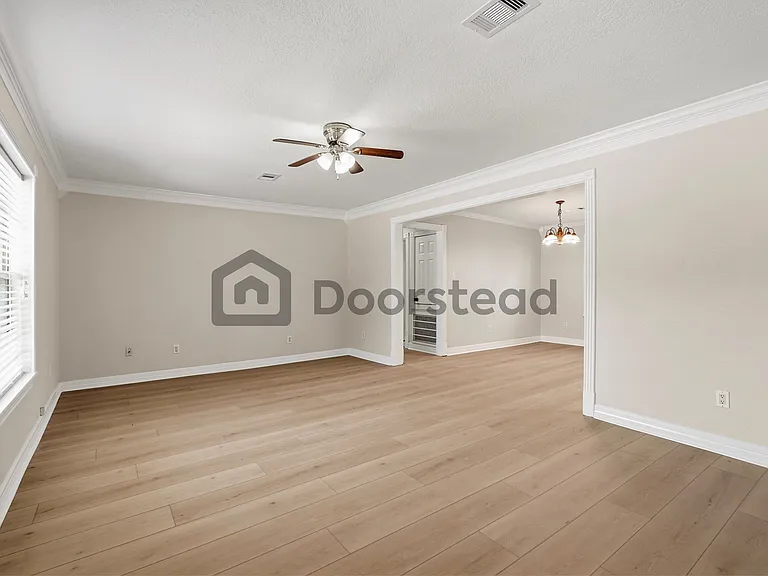 217 W Wilkins St — Photo 23