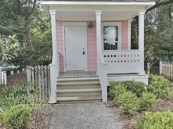 703 Cottage Square Ln, Ocean Springs, MS 39564