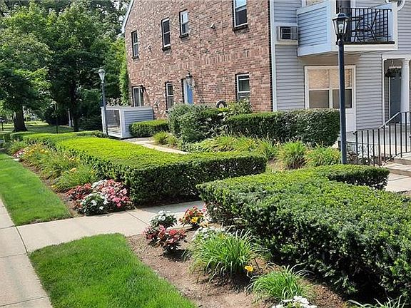 4th image of 36 Greenridge Ave APT 319