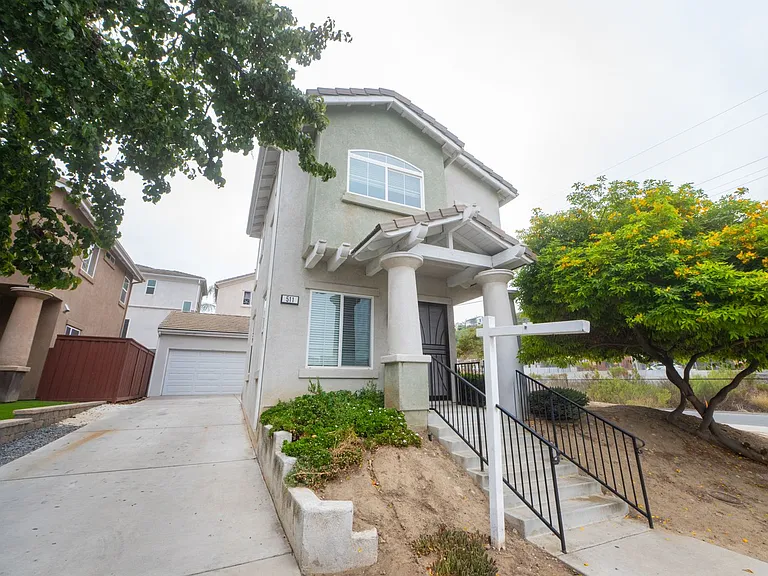 511 Stork St — Photo 40