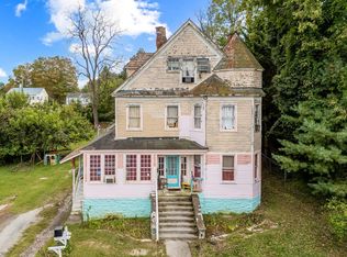 216 3rd St, Radford, VA 24141