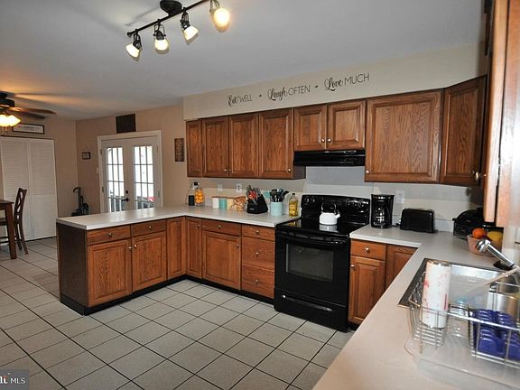 4th image of 608 Arlene Dr
