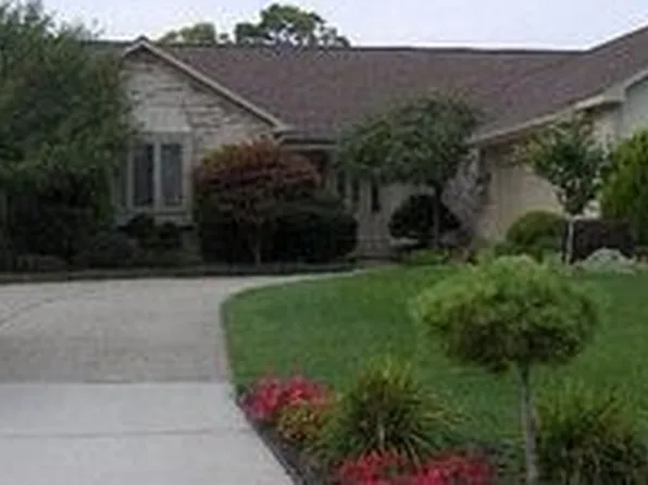 538 Augusta Dr, Rochester Hills, MI 48309