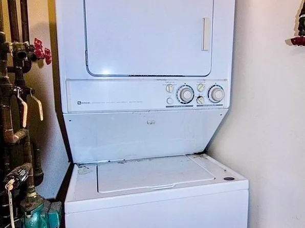 260 Devoe Street image 7 of 7