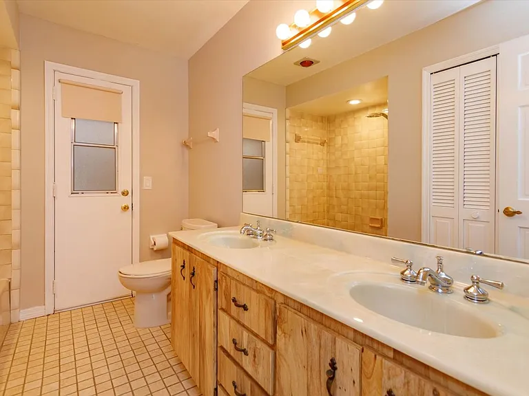 104 Rosemont Ct — Photo 25