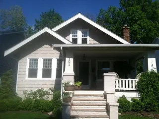 301 Canterbury Rd photo 1